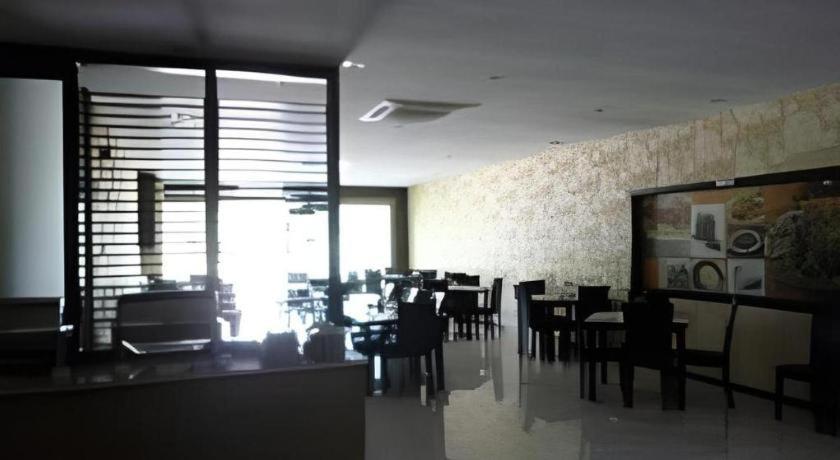 Hotel Pearl White 2*