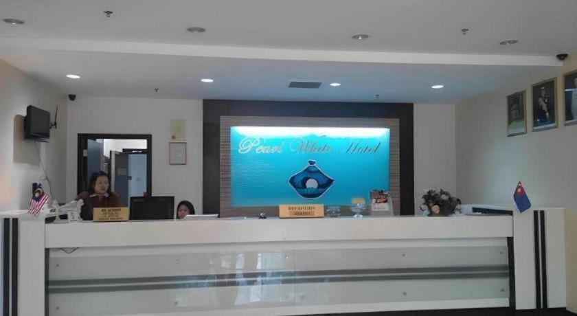 Pearl White 2* Johor Bahru