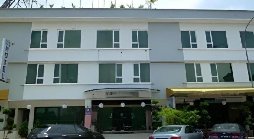 Hotel Pearl White 2*