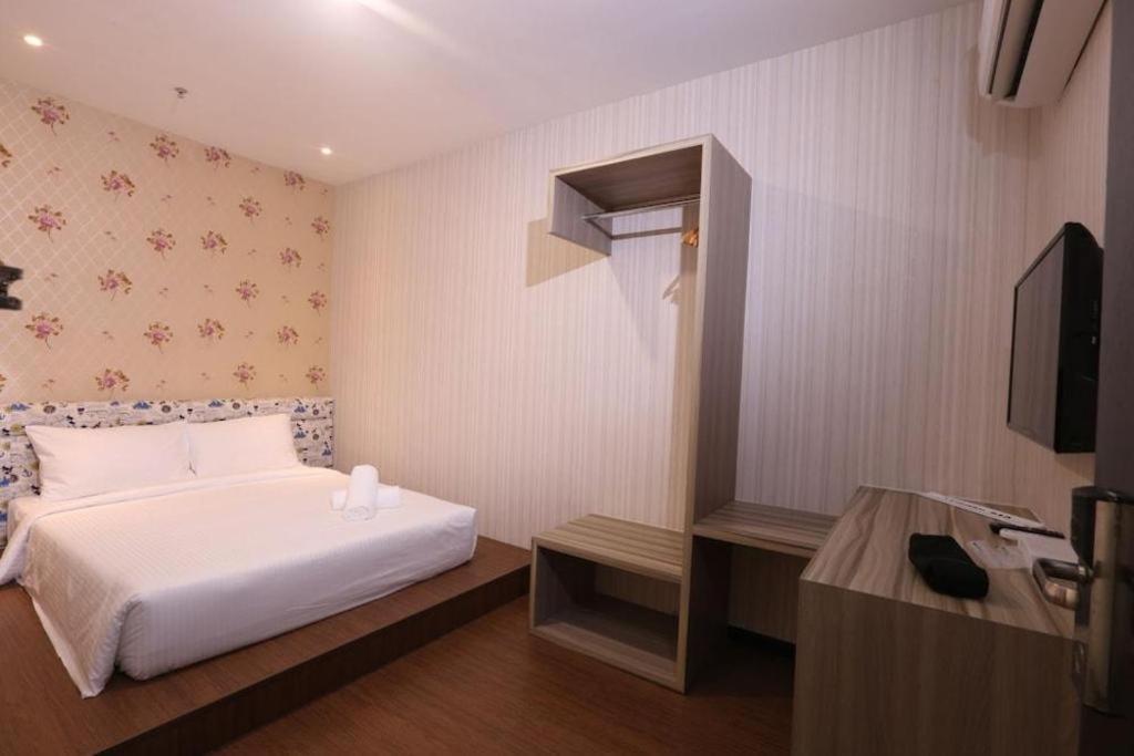 Pearl White Hotel Johor Bahru