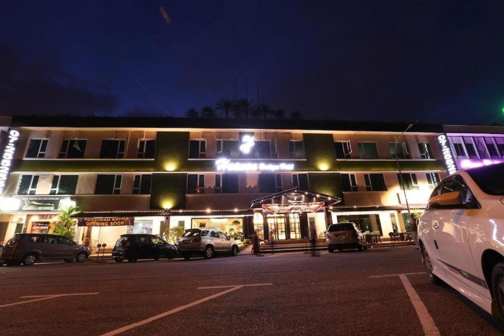 Pearl White Johor Bahru